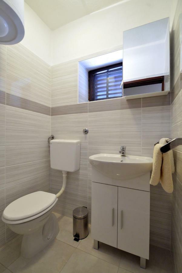 Apartmani Sime Betina  Εξωτερικό φωτογραφία